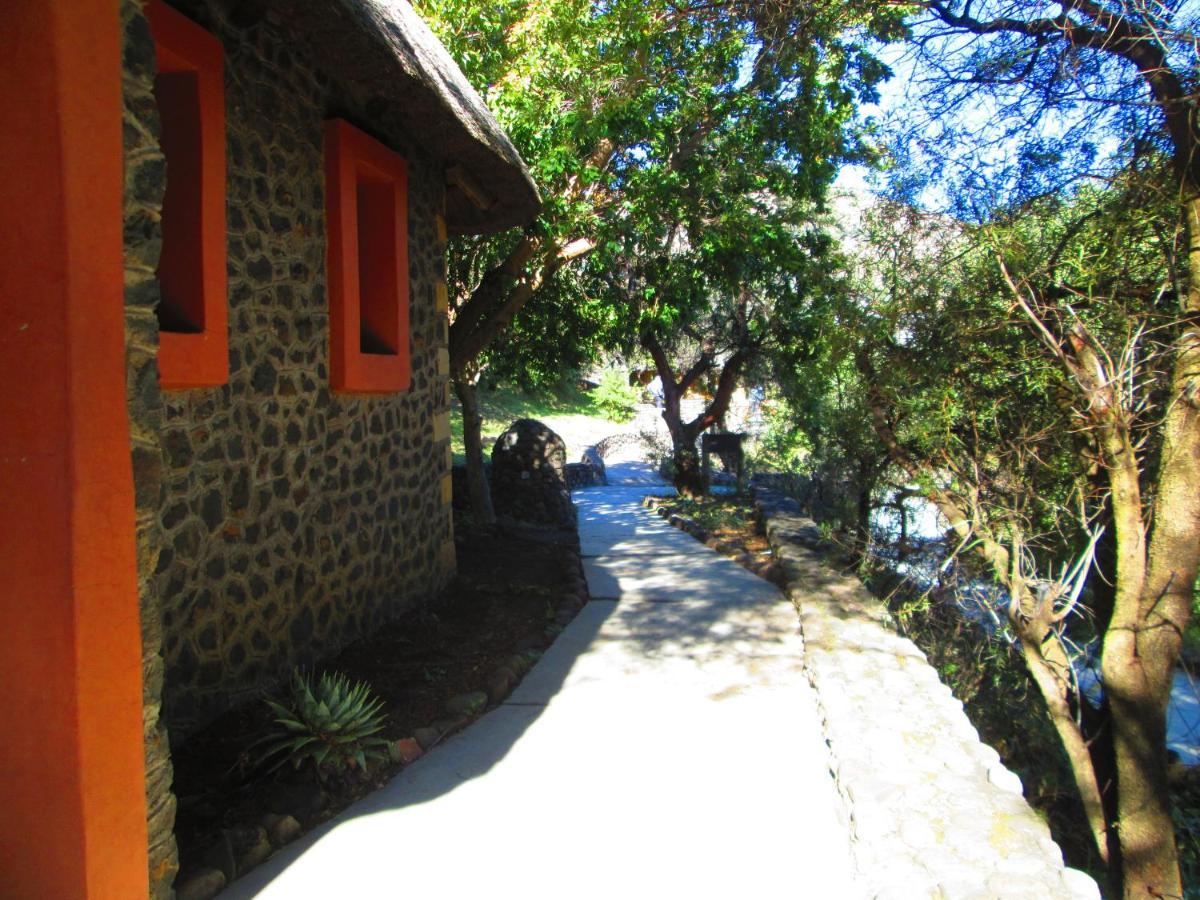 Liphofung Cave, Chalets Hotel Butha-Buthe Luaran gambar